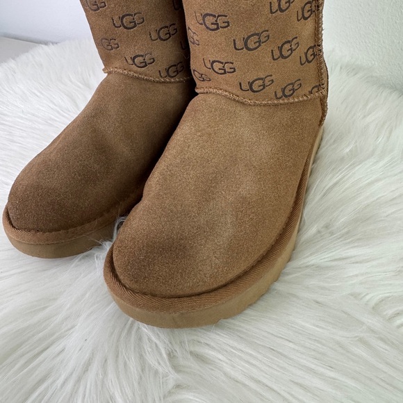 UGG Classic Short Embossed Logo Sz: 6 - Picture 4 of 11